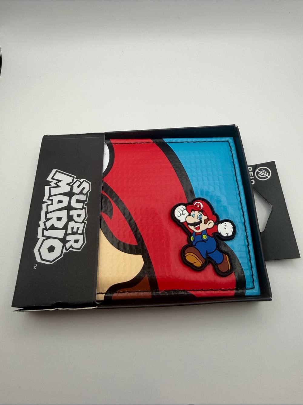 Bioworld Red & Blue Super Mario Bifold Wallet